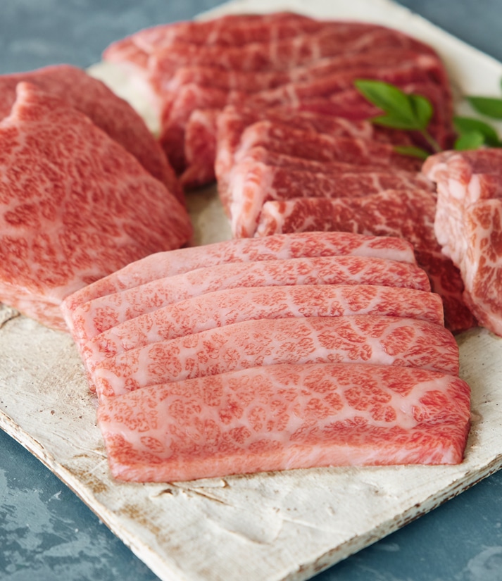 希少部位に舌鼓鳴らす 石垣牛 
極上盛合せ（焼肉用）サムネイル
